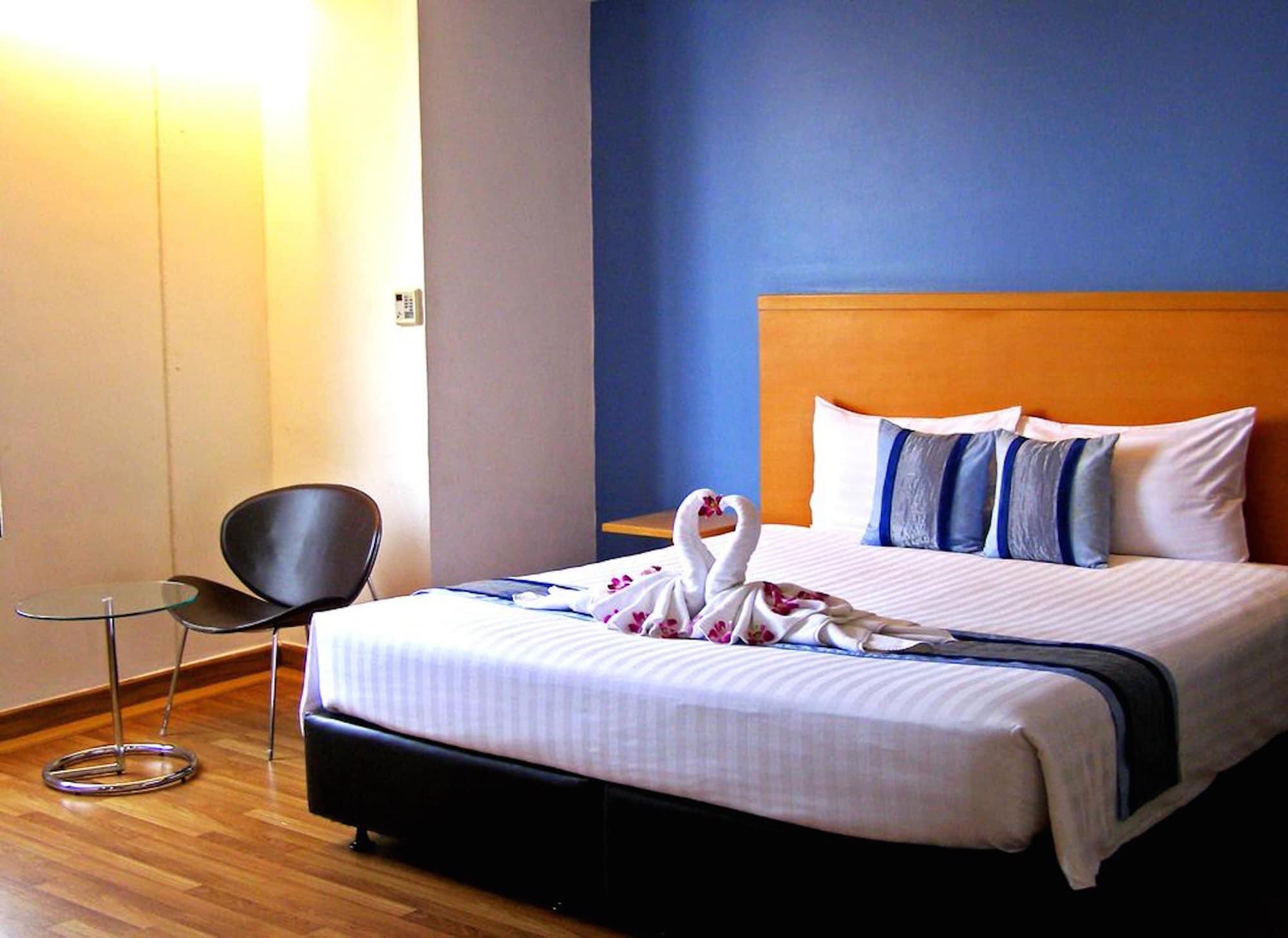 Iyarin @ Tuk Chang Hotel Банкок Екстериор снимка