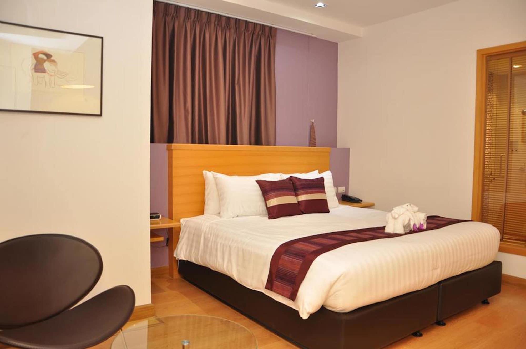 Iyarin @ Tuk Chang Hotel Банкок Екстериор снимка