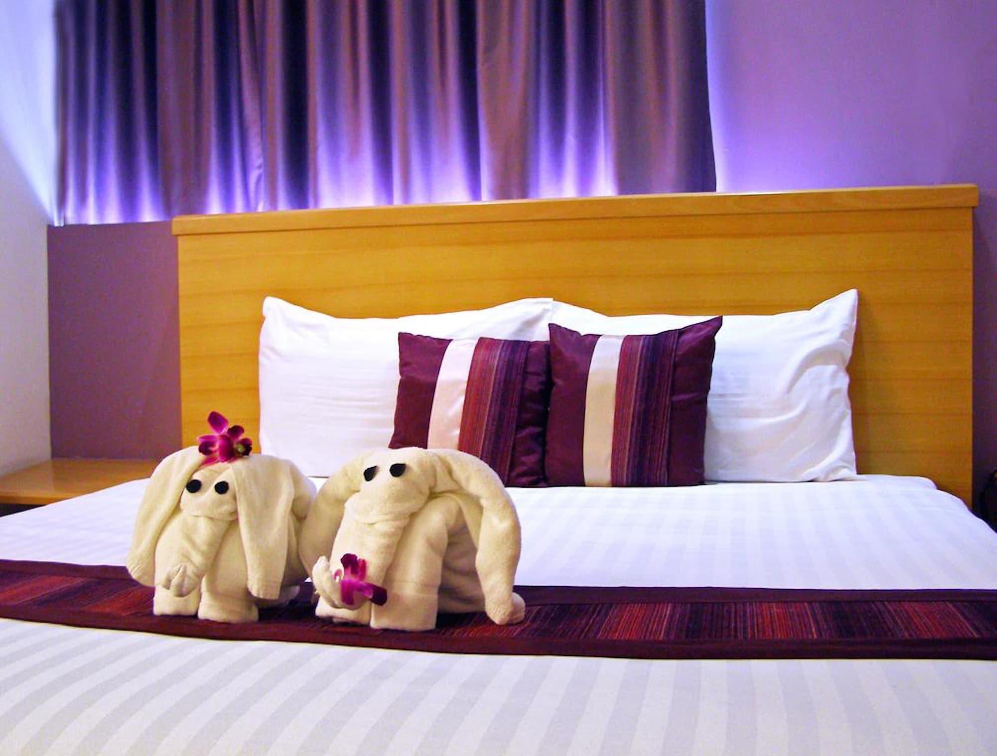 Iyarin @ Tuk Chang Hotel Банкок Екстериор снимка
