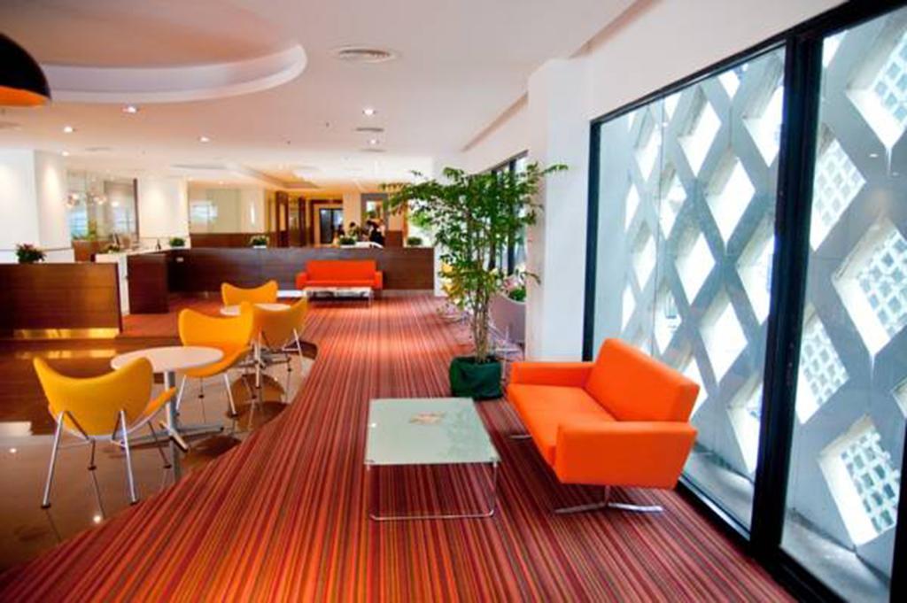 Iyarin @ Tuk Chang Hotel Банкок Екстериор снимка